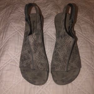Pierre Dumas Dark Metallic Grey Wedges